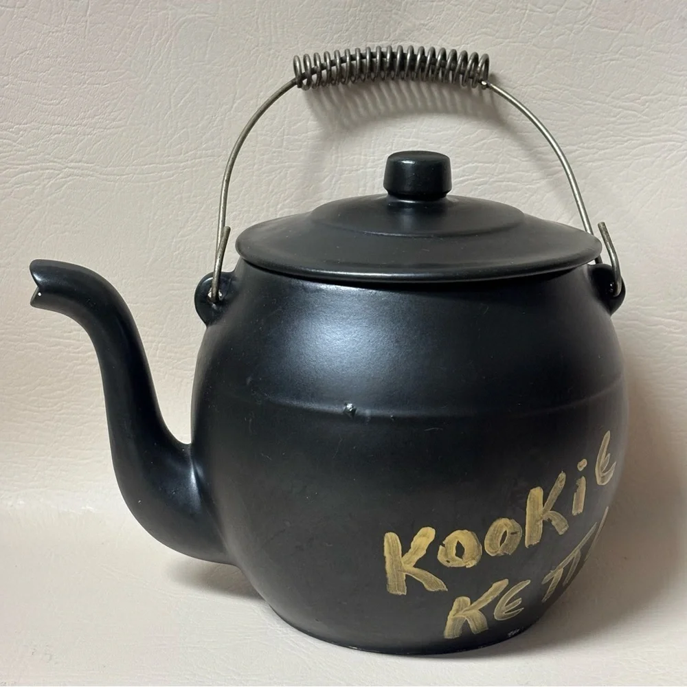 Vintage 1960 McCoy Pottery Teapot 